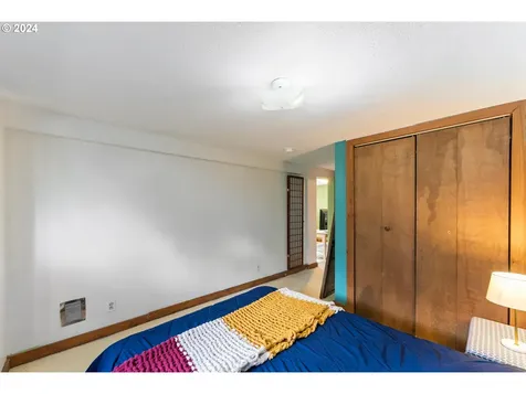 8848 N Burrage Avenue Portland OR 97217