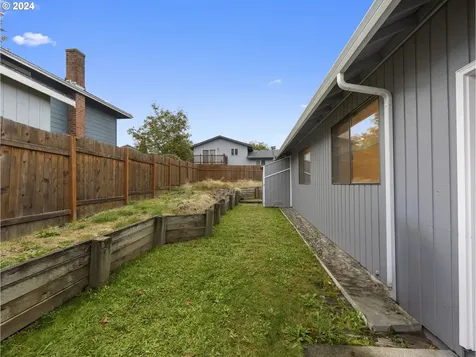 2270 SW Lillyben Court Gresham OR 97080