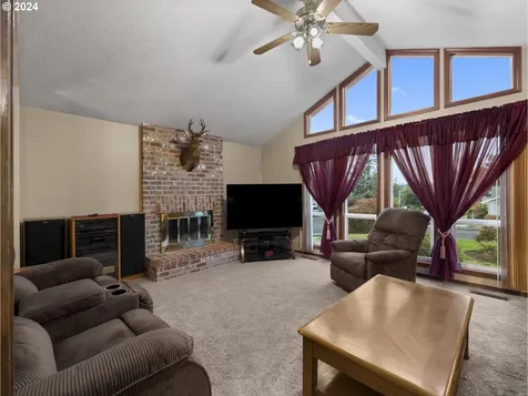 2270 SW Lillyben Court Gresham OR 97080