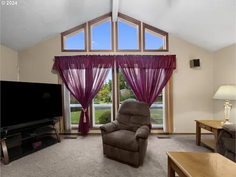 2270 SW Lillyben Court Gresham OR 97080