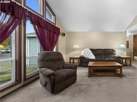 2270 SW Lillyben Court Gresham OR 97080