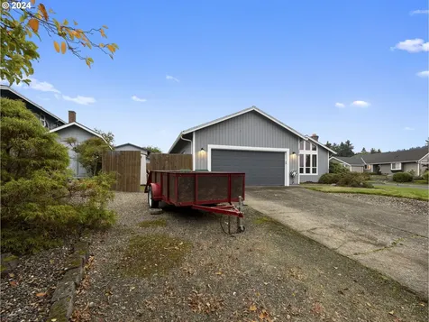 2270 SW Lillyben Court Gresham OR 97080