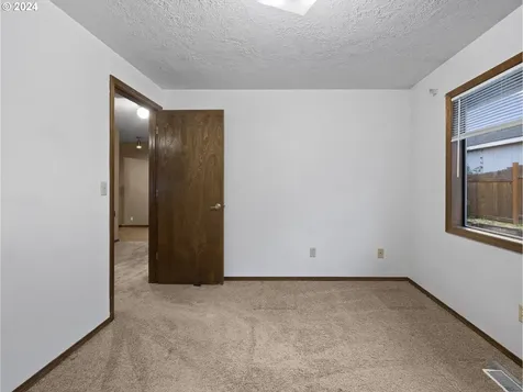 2270 SW Lillyben Court Gresham OR 97080