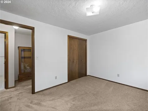 2270 SW Lillyben Court Gresham OR 97080