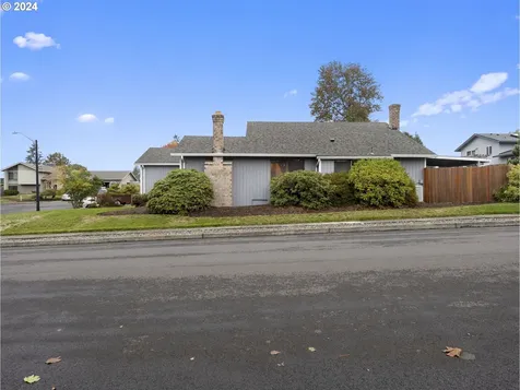 2270 SW Lillyben Court Gresham OR 97080