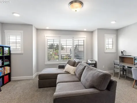 951 N Noble Loop Ridgefield WA 98642