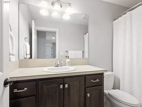 951 N Noble Loop Ridgefield WA 98642