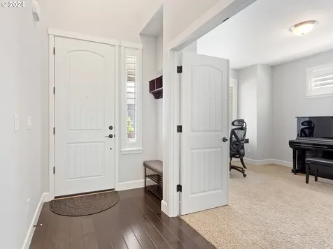 951 N Noble Loop Ridgefield WA 98642