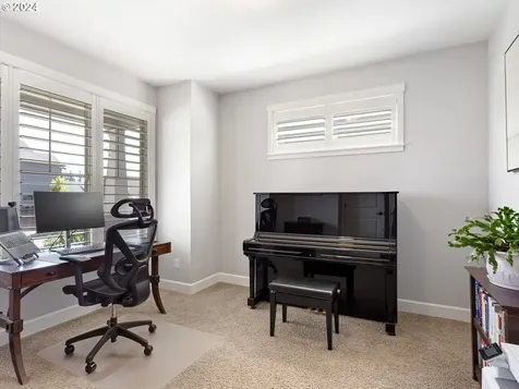 951 N Noble Loop Ridgefield WA 98642
