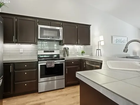 8575 SW John Court Portland OR 97223
