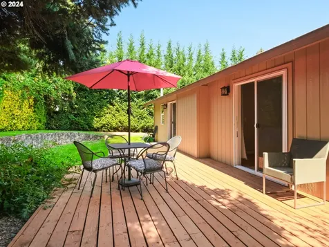 8575 SW John Court Portland OR 97223