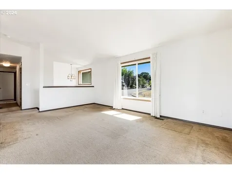 3541 N Jones Street Newberg OR 97132