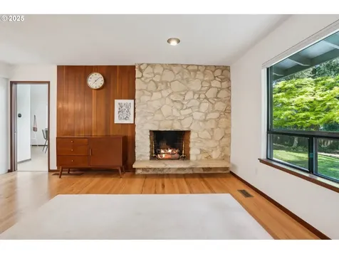 16870 NE Hoyt Street Portland OR 97230