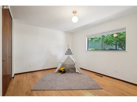 16870 NE Hoyt Street Portland OR 97230