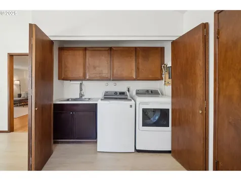 16870 NE Hoyt Street Portland OR 97230