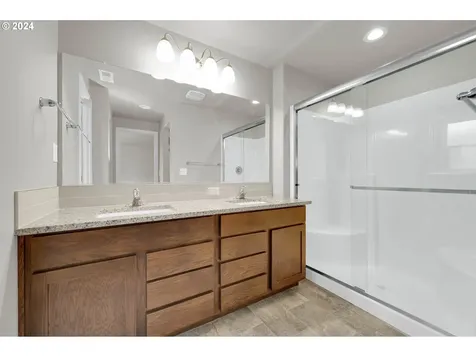182 Rockcrest Drive Lowell OR 97452