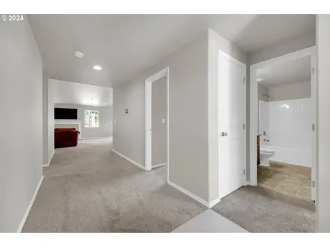 182 Rockcrest Drive Lowell OR 97452
