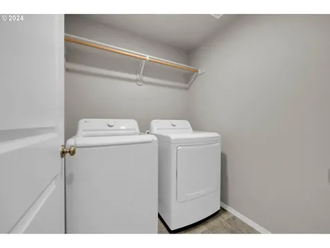 182 Rockcrest Drive Lowell OR 97452