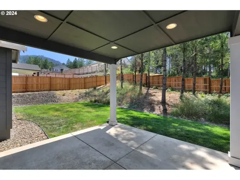 182 Rockcrest Drive Lowell OR 97452