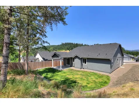 182 Rockcrest Drive Lowell OR 97452