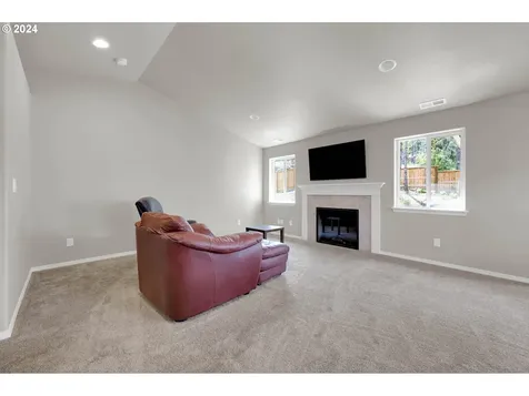 182 Rockcrest Drive Lowell OR 97452