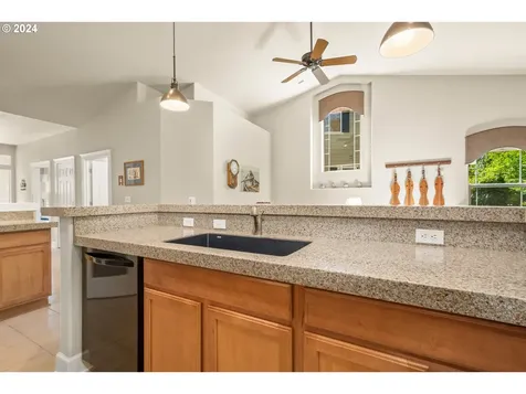 12504 Ne 23rd Avenue Vancouver WA 98686