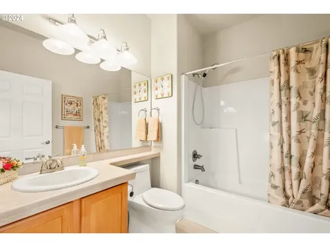 12504 Ne 23rd Avenue Vancouver WA 98686