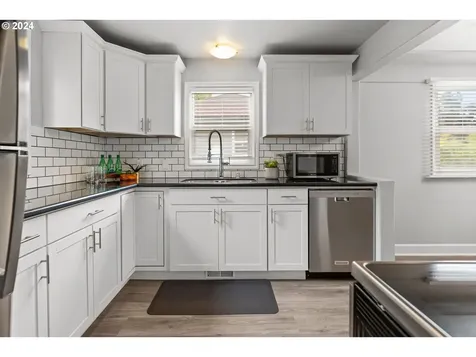 216 E 27th Street Vancouver WA 98663