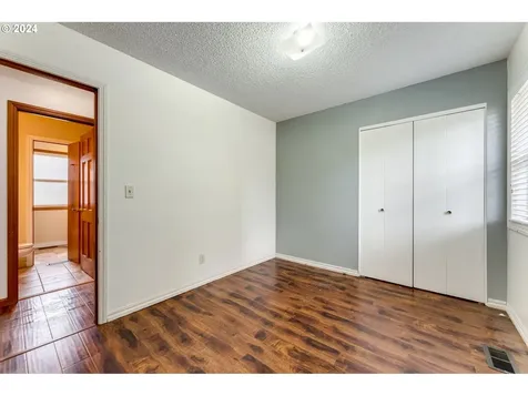 5909 NW Kauffman Avenue Vancouver WA 98663