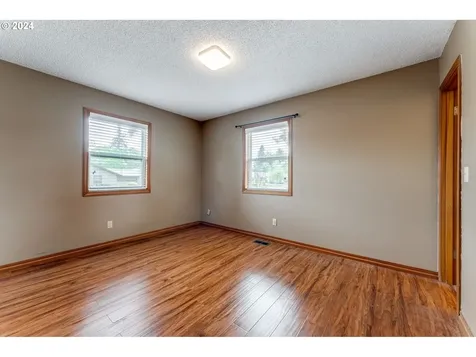 5909 NW Kauffman Avenue Vancouver WA 98663