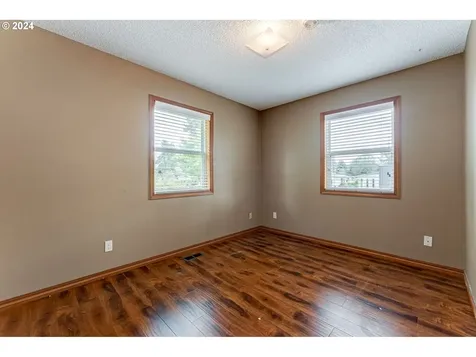 5909 NW Kauffman Avenue Vancouver WA 98663