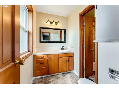 5909 NW Kauffman Avenue Vancouver WA 98663