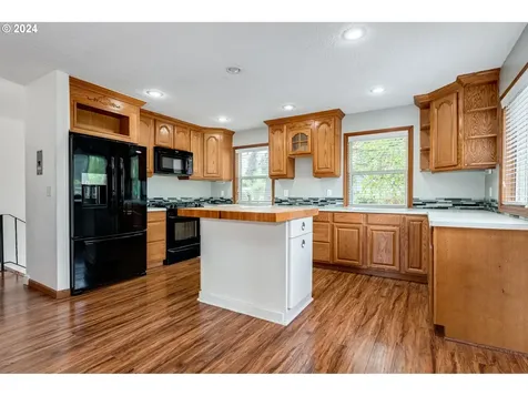5909 NW Kauffman Avenue Vancouver WA 98663