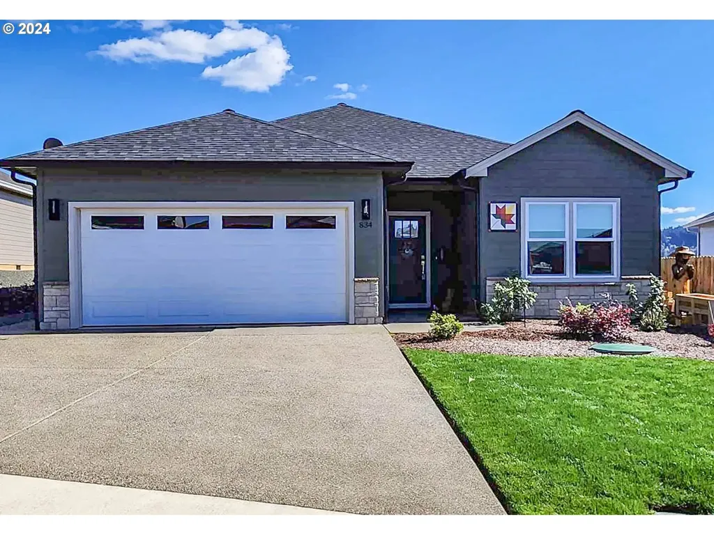 834 Medina Avenue Sutherlin OR 97479