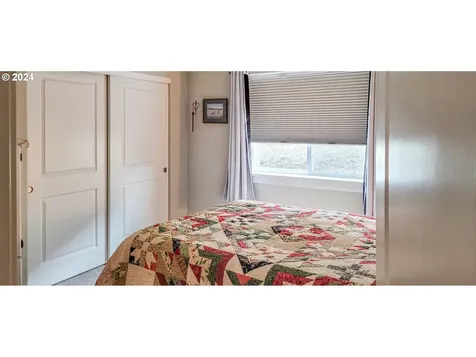 834 Medina Avenue Sutherlin OR 97479