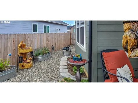 834 Medina Avenue Sutherlin OR 97479