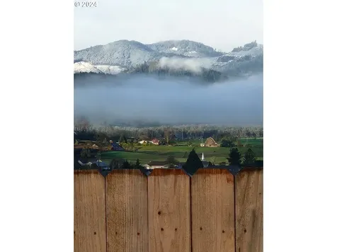 834 Medina Avenue Sutherlin OR 97479