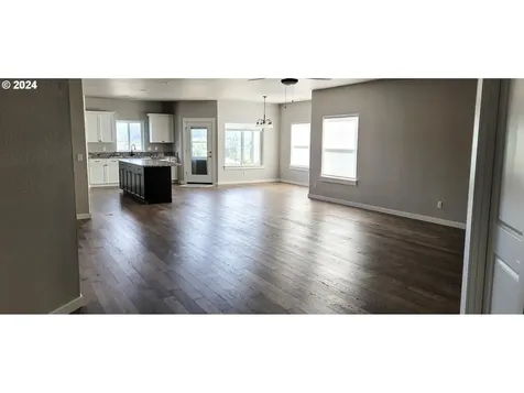 834 Medina Avenue Sutherlin OR 97479