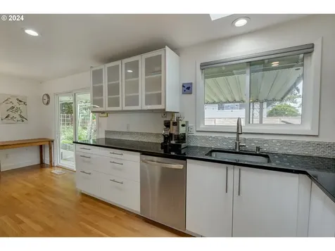 2705 Ne 132nd Avenue Portland OR 97230
