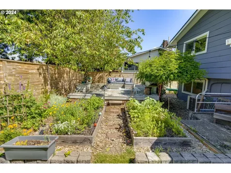 2705 Ne 132nd Avenue Portland OR 97230
