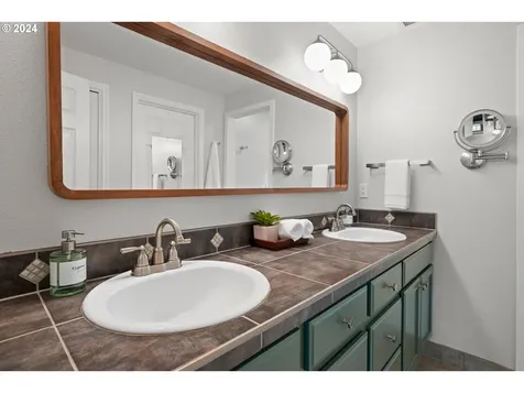 14806 Se Gilesford Street Clackamas OR 97015