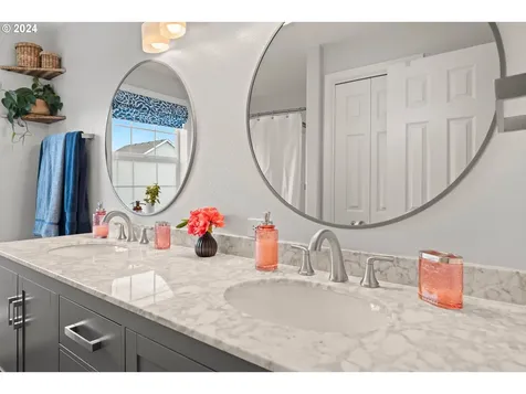 14806 Se Gilesford Street Clackamas OR 97015