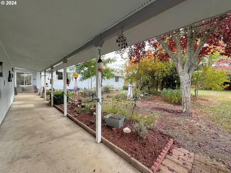 1819 Spruce Street Myrtle Point OR 97458
