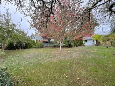 1819 Spruce Street Myrtle Point OR 97458