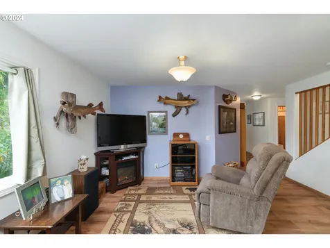 1819 Spruce Street Myrtle Point OR 97458