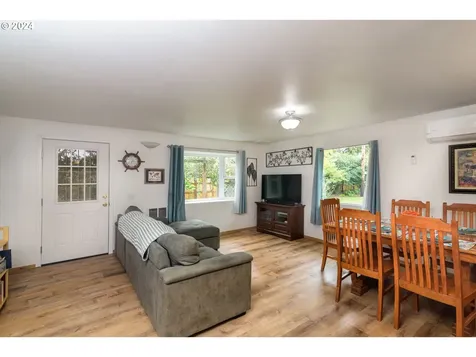 1819 Spruce Street Myrtle Point OR 97458