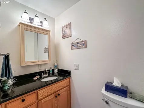 1819 Spruce Street Myrtle Point OR 97458