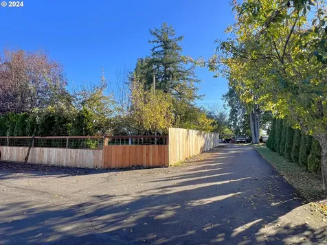 1819 Spruce Street Myrtle Point OR 97458