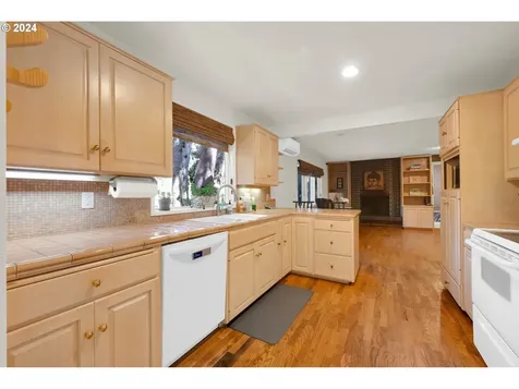 235 W 38th Avenue Eugene OR 97405