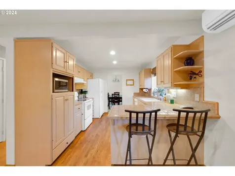 235 W 38th Avenue Eugene OR 97405